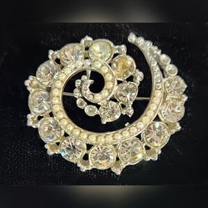 VINTAGE Spiral Brooch
